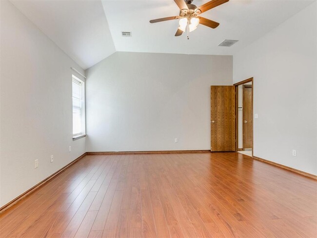 Building Photo - 3921 Brownwood Ln