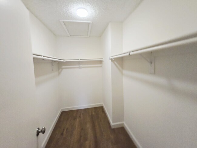 Building Photo - 925 Chaps Cir