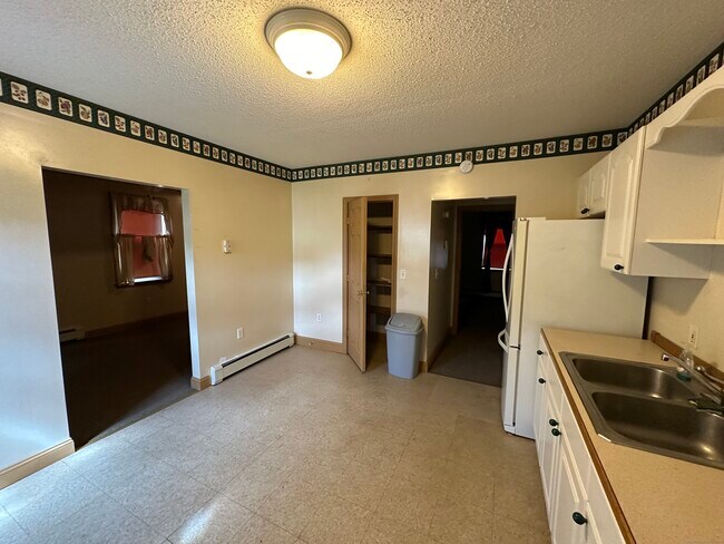 Building Photo - 36-40-40 Pleasant St