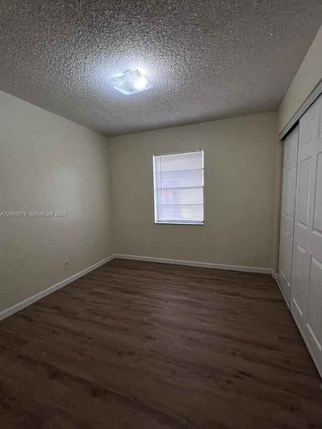 Building Photo - 3211 Coral Ridge Dr