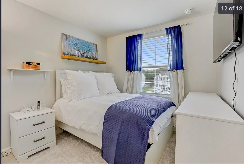 Bedroom 3 - 1001 Cyprus Ct