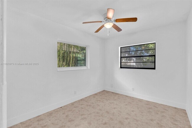 Building Photo - 1515-1517 NW 8th Ave