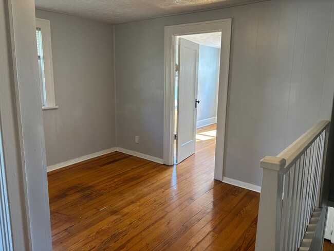 Building Photo - Stylish Two-Story Duplex Living: 2 Beds, 1 Bath (Ask about our special)