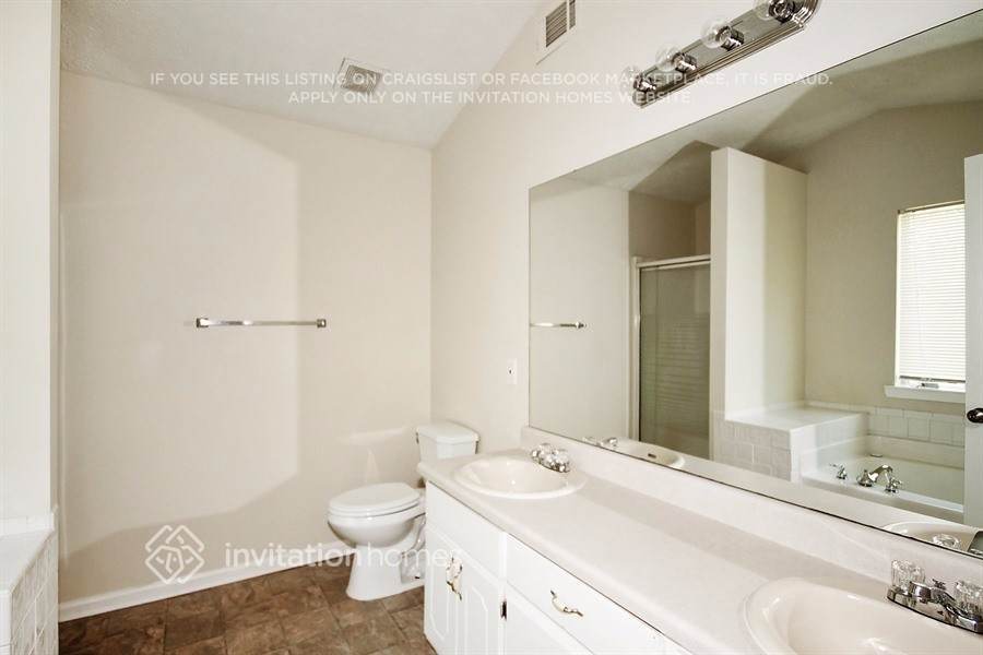 Building Photo - 486 S Ola Rd