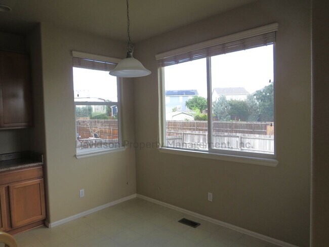 Building Photo - Spacious 3 Bedroom House in Southeast Colorado Springs