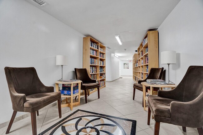 Building Photo - 4100 Galt Ocean Dr