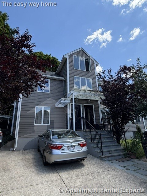Building Photo - 167-169 Summer St Unit #2