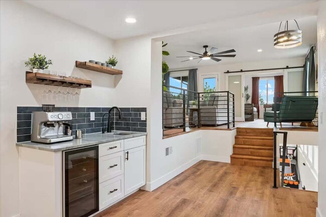 Building Photo - 6186 Sunshine Canyon Dr