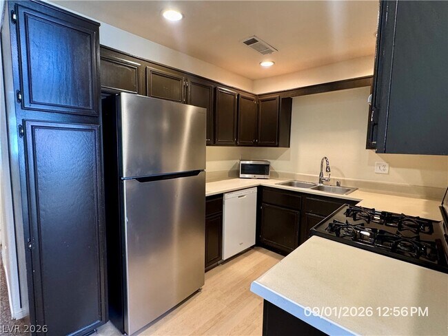 Building Photo - 5623 Calais Ct
