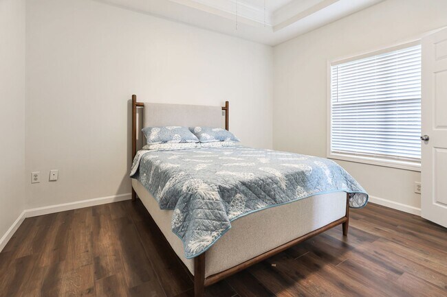 Building Photo - Bradenton 3BR/2BA – Newly Remodeled, 3rd F...