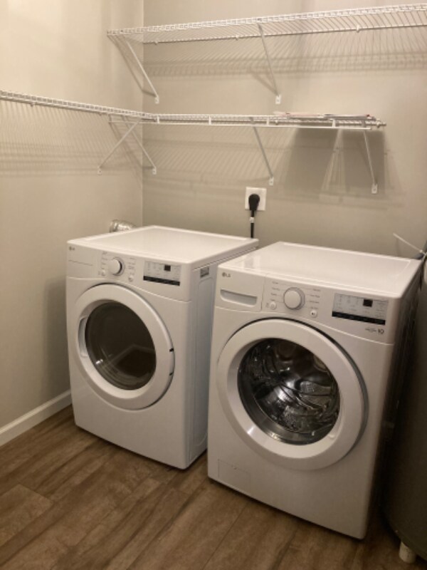 Building Photo - 1052 Stonybridge Dr