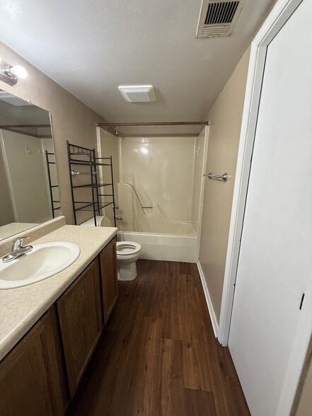 Building Photo - 2626 W C St