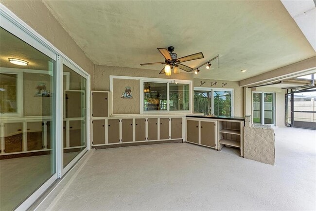 Building Photo - 451 N Shore Dr