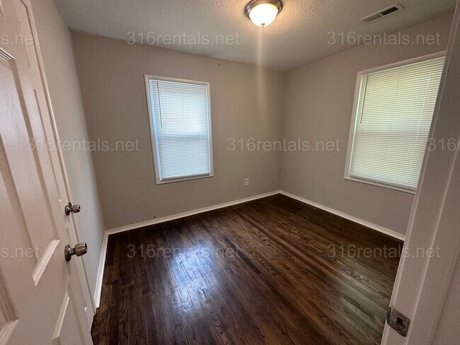 Building Photo - 1239 Dellrose