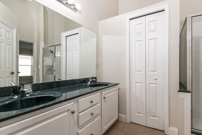 Building Photo - 2504 River Ridge Dr