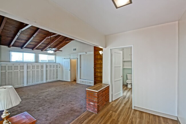 Building Photo - SPACIOUS, BRIGHT & AIRY, 3BR2BA HOME W/ GR...