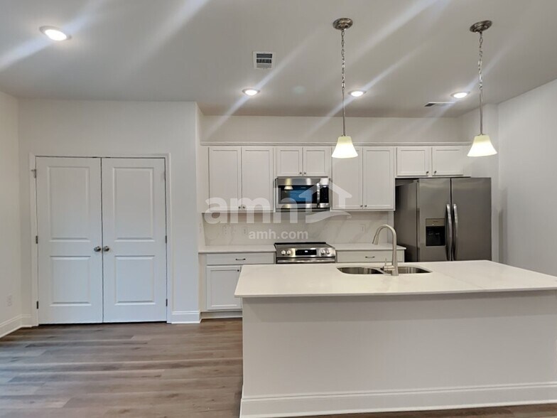 Building Photo - 216 Gershon Wy