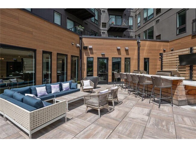 Building Photo - 12610 Ridgedale Dr