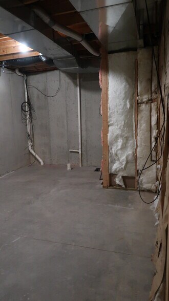 Building Photo - 3220 Linwood Ave