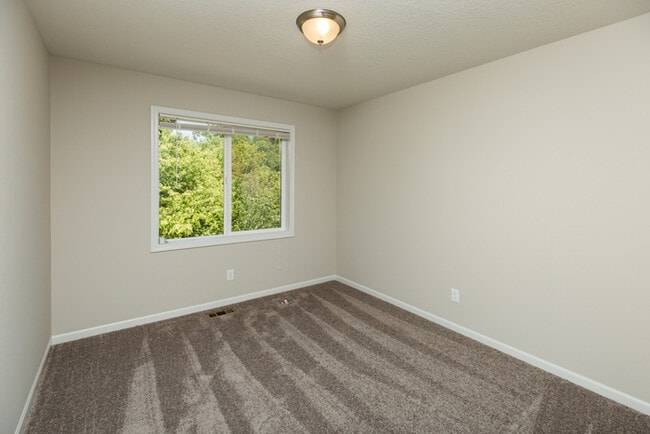 Building Photo - 306 SE 30th