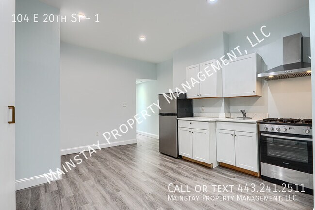 Building Photo - 104 E 20th St