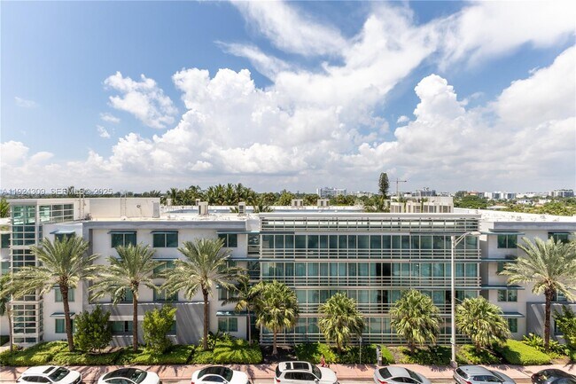 Building Photo - 9225 Collins Ave