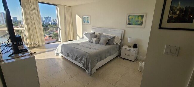 Building Photo - 3600 Yacht Club Dr