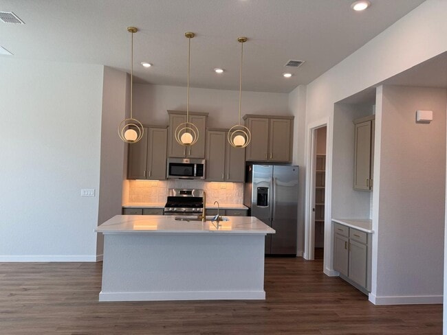 Building Photo - Newly Built Never Been Lived In