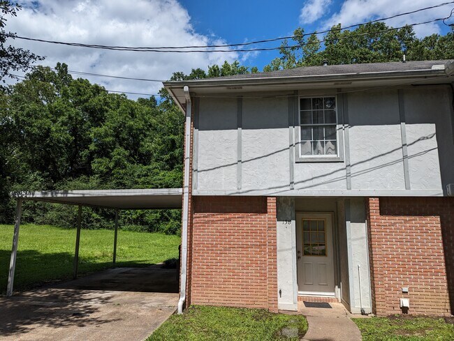 Building Photo - 138 McNeece St
