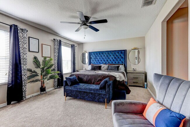 Building Photo - 12910 Utopia Gdns Wy