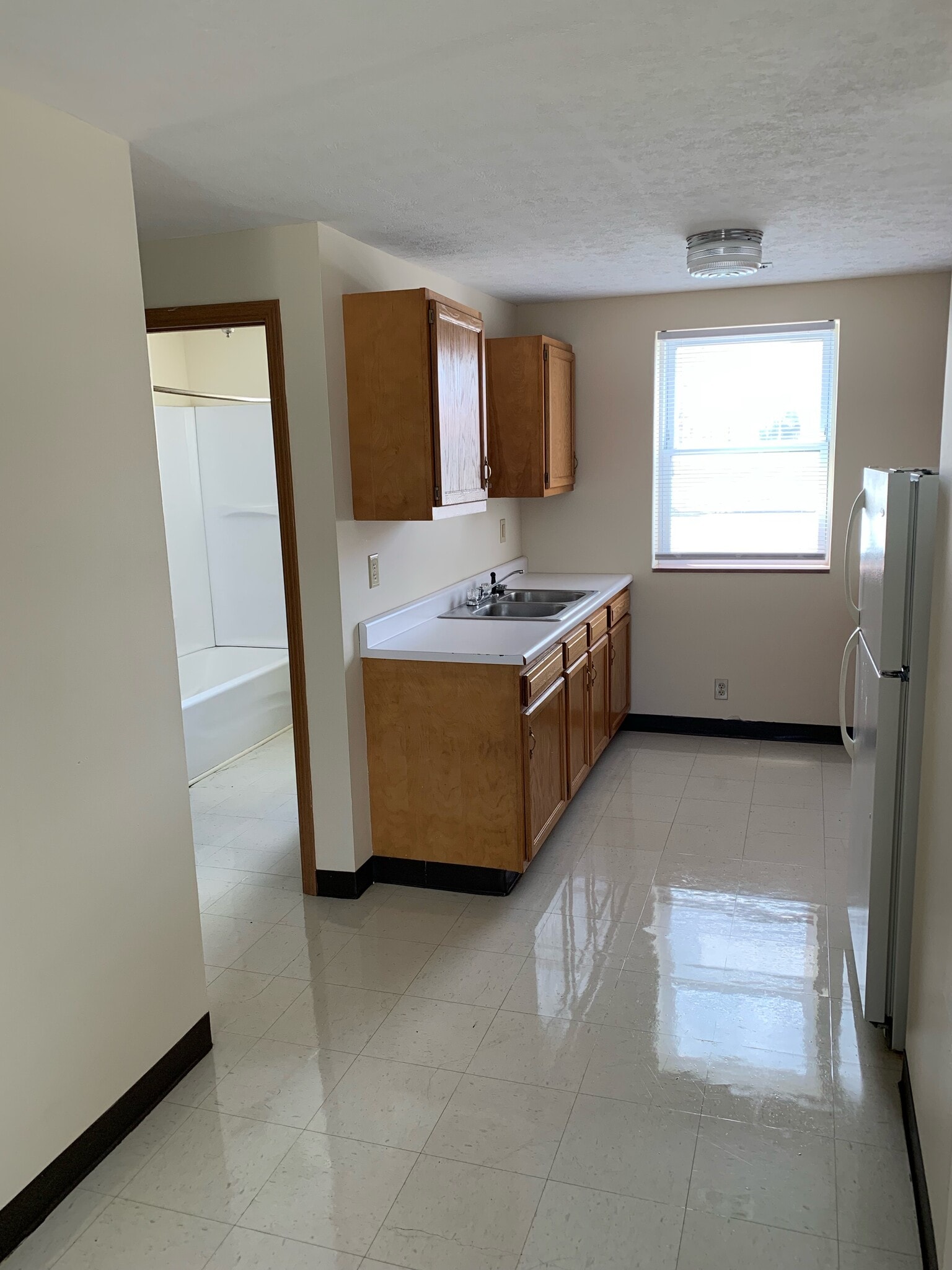 Building Photo - 930 4th St