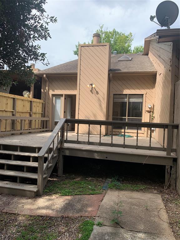Building Photo - 3842 Knollcrest Dr