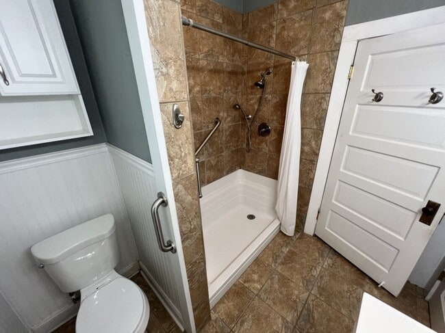 Building Photo - Spacious 5-Bedroom Home in Prime Zachary Location