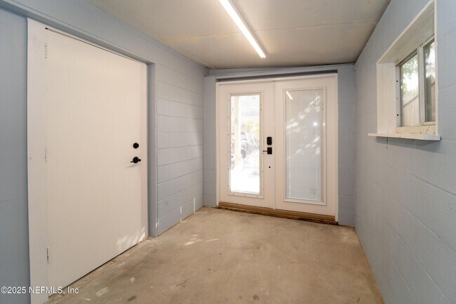 Building Photo - 5455 Pelican Way