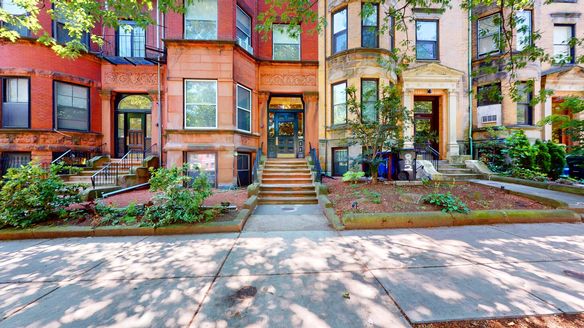 Building Photo - 1073 Beacon St