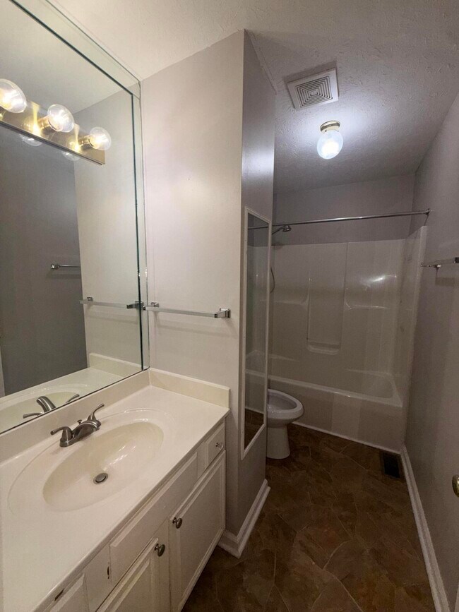 Building Photo - 3820 Muirfield Pl
