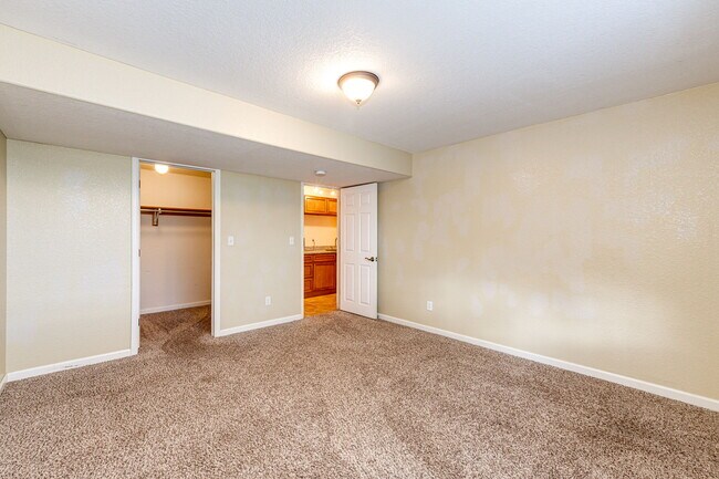 Building Photo - 9476 Morning Glory Way
