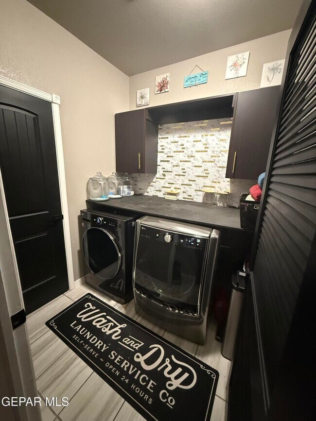 Building Photo - 954 Brudenal Pl