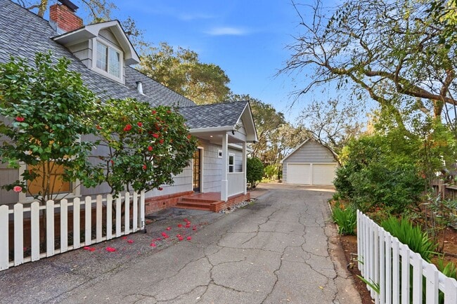 Building Photo - Gorgeous Large Lot 4-Bedroom Saratoga Home