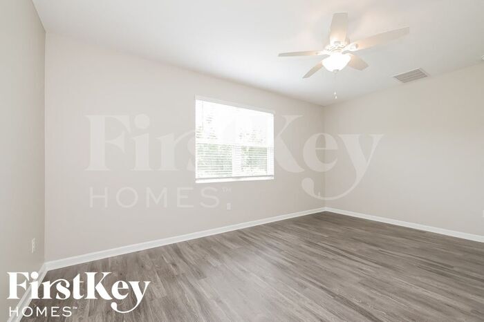 Building Photo - 261 Summershore Dr