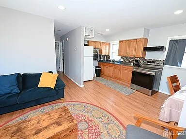 Building Photo - 36 Diaz St
