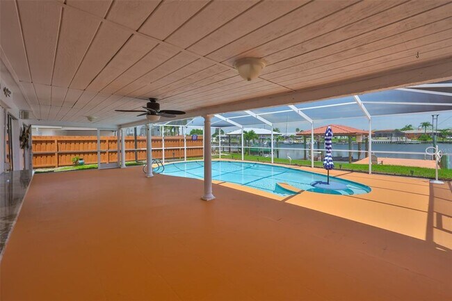 Building Photo - 6422 Lake Sunrise Dr