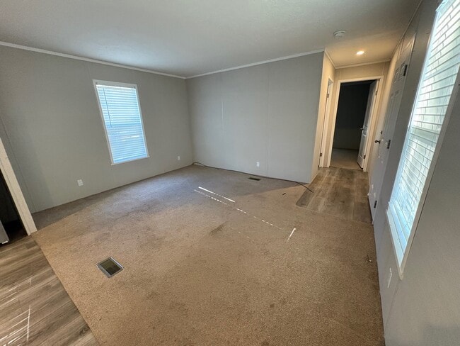 Building Photo - 2470 Pajot Rd