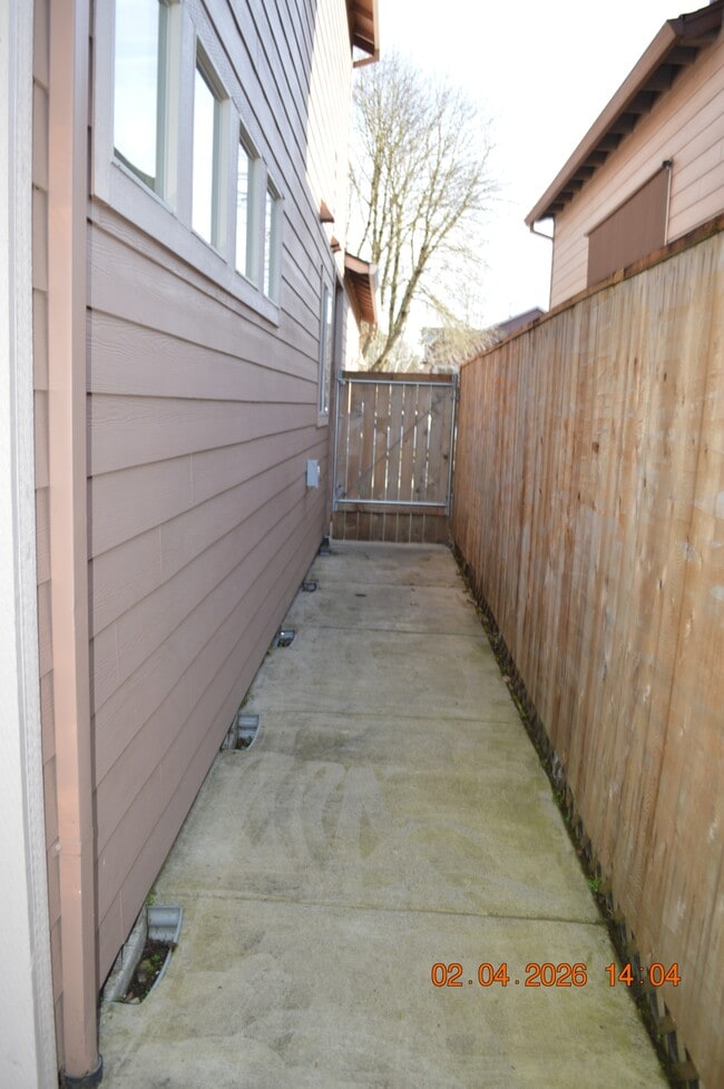 Building Photo - 106 Coho Terrace