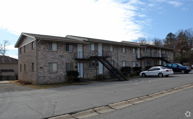 Primary Photo - 112 Latona Ln