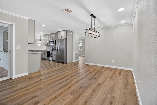 Building Photo - 5201 Denver St NE