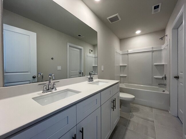 Building Photo - 1716 Braemar Vlg Dr