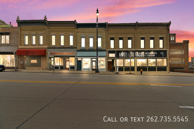 Building Photo - Charming Retail Space in Historic Downtown...