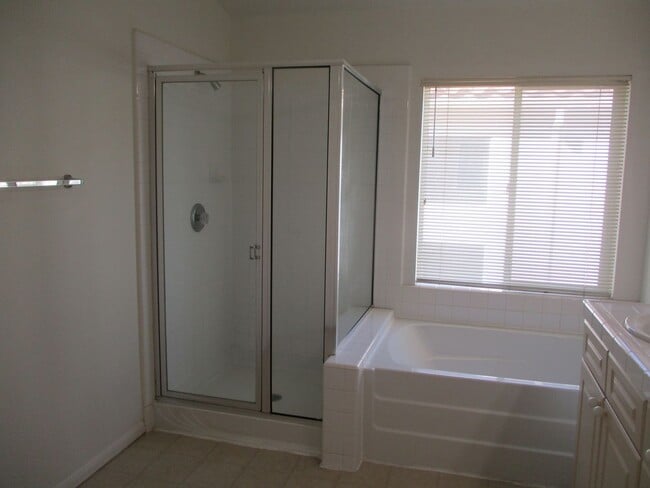 Building Photo - Desirable & spacious Sabre Springs 5 bedro...