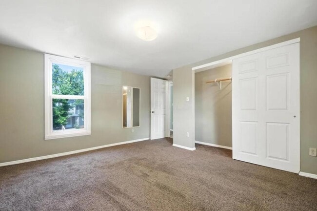 Building Photo - 2584 Deming Ave